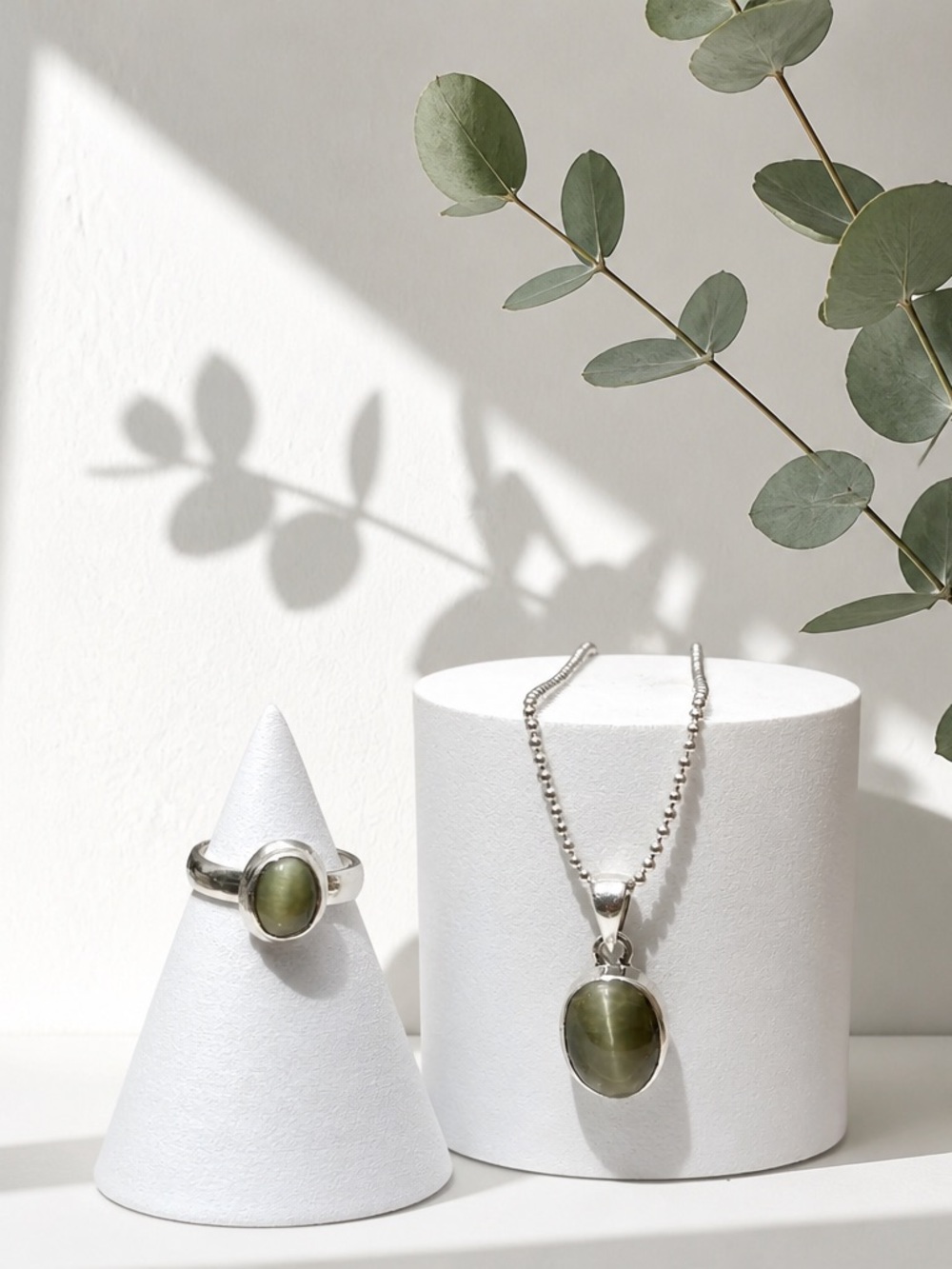 SET! Green Cat’s Eye Necklace & Ring